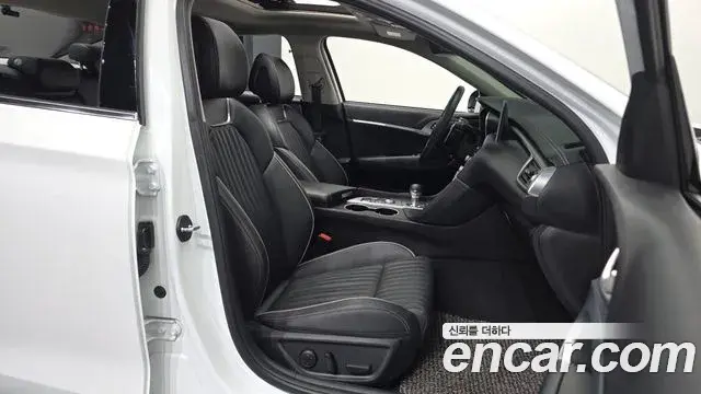 Genesis G70 2020 — ფოტო 18/35