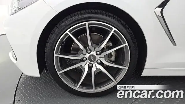Genesis G70 2020 — ფოტო 10/35