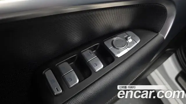 Genesis G70 2020 — ფოტო 2/35