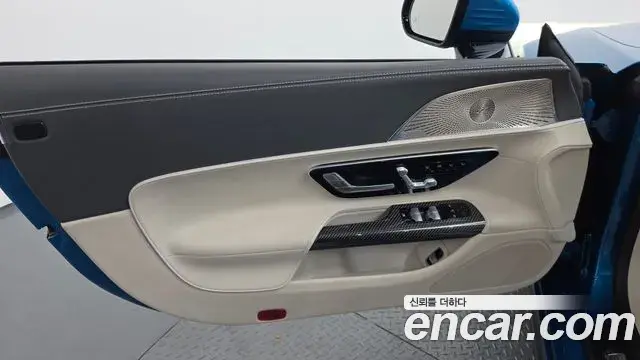 Mercedes-Benz SL-Class 2023 — Photo 31/32