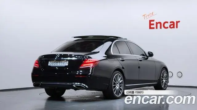 Mercedes-Benz E-Class 2019 — Фото 2/20