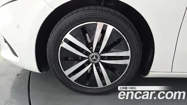 Mercedes-Benz A-Class 2021 — Фото 5/20