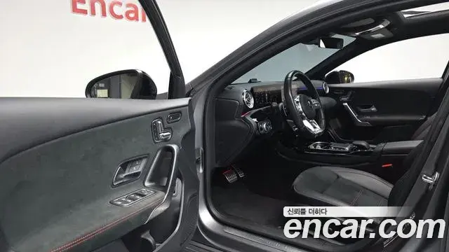 Mercedes-Benz A-Class 2023 — Фото 10/20