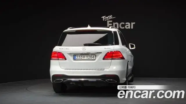 Mercedes-Benz GLE-Class 2018 — Фото 4/20