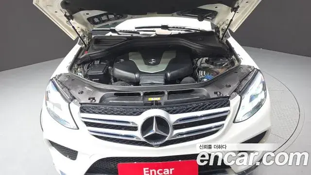 Mercedes-Benz GLE-Class 2018 — Фото 6/20