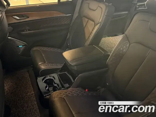 Jeep Grand Cherokee 2022 — Фото 14/20