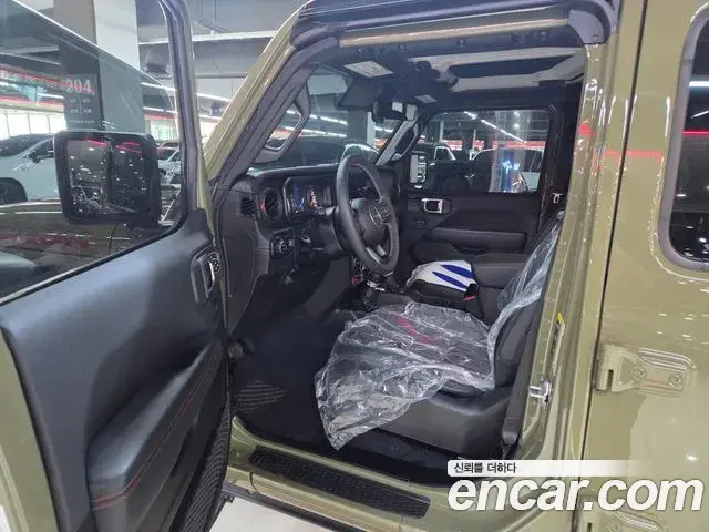 Jeep Wrangler 2025 — Фото 9/17