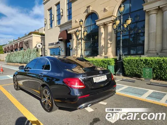 Mercedes-Benz E-Class 2020 — Фото 3/20