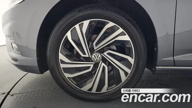 Volkswagen Jetta 2021 — Фото 5/20