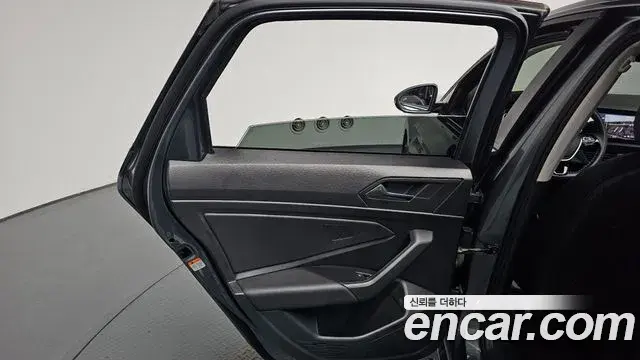 Volkswagen Jetta 2021 — Şəkil 7/37