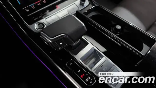 Audi A8 2023 — Фото 9/20