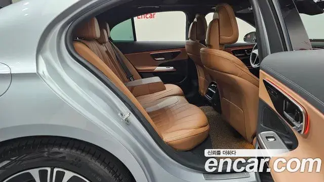 Mercedes-Benz E-Class 2024 — Фото 11/20