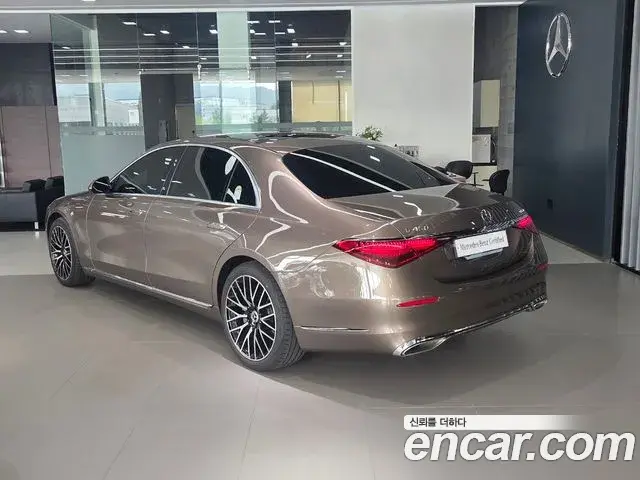 Mercedes-Benz S-Class 2025 — Фото 2/19