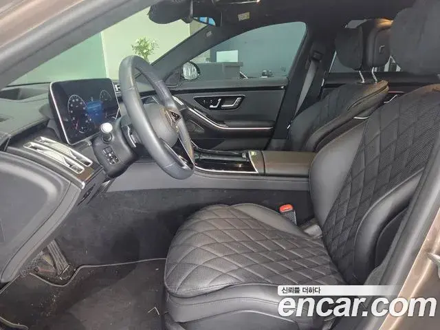 Mercedes-Benz S-Class 2025 — Фото 12/19