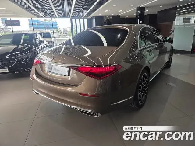 Mercedes-Benz S-Class 2025 — Фото 17/19