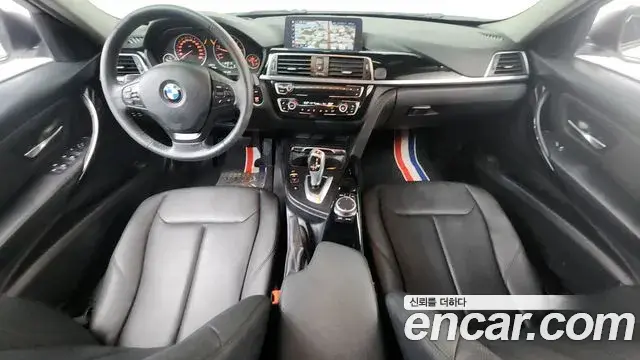 BMW 3 Series 2018 — Фото 7/20