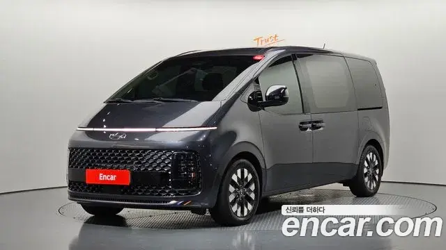 Hyundai Staria 2021 — Фото 1/20