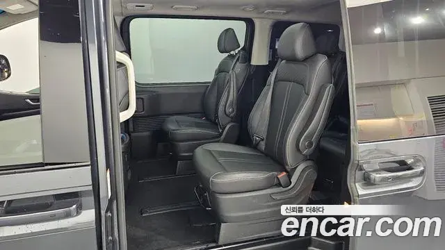 Hyundai Staria 2021 — Фото 12/20