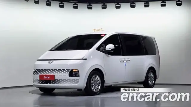 Hyundai Staria 2023 — Фото 1/20