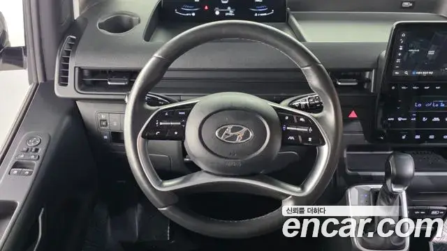 Hyundai Staria 2023 — Фото 13/20
