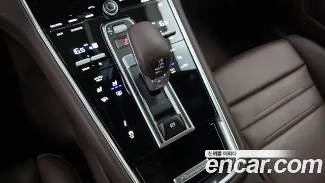 Porsche Panamera 2020 — Фото 9/20