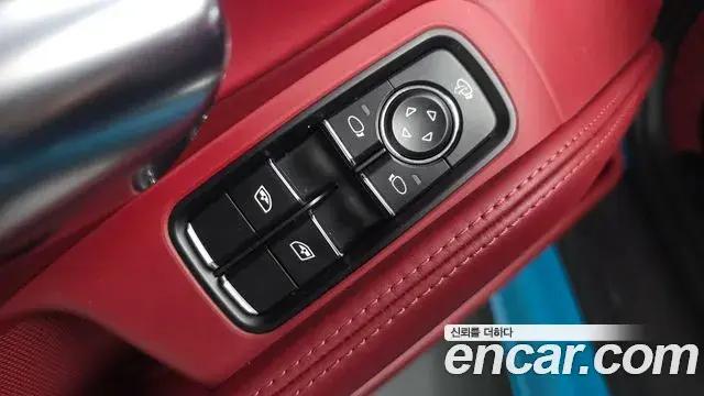 Porsche 718 Cayman 2018 — Photo 30/32