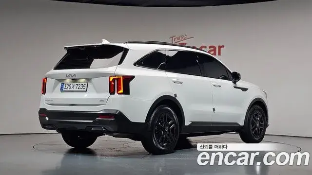 Kia Sorento 2024 — Фото 2/20