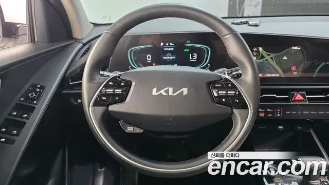 Kia Niro 2022 — Фото 13/20