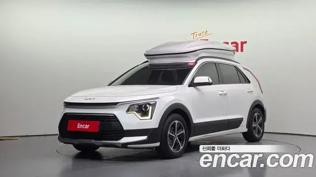 Kia Niro 2022 — Фото 1/20