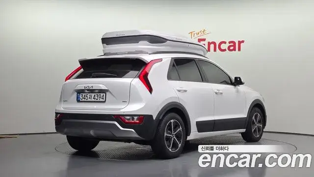 Kia Niro 2022 — Фото 2/20