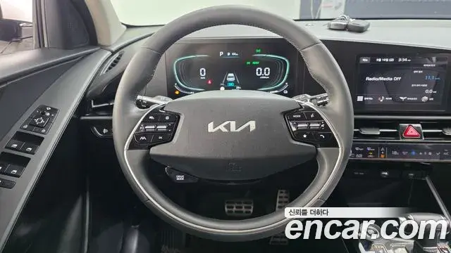 Kia Niro 2022 — Фото 13/20