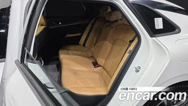 Kia K5 2023 — Şəkil 18/20