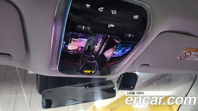 Mercedes-Benz EQS SUV 2023 — ფოტო 13/20