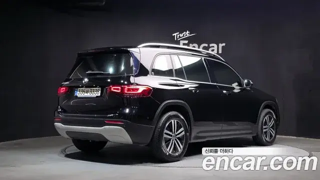 Mercedes-Benz GLB-Class 2021 — Фото 2/20