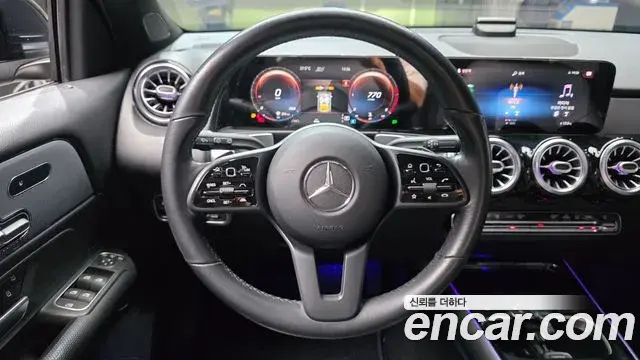 Mercedes-Benz GLB-Class 2021 — Фото 13/20