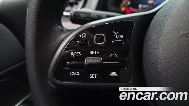 Mercedes-Benz GLB-Class 2021 — Фото 20/20