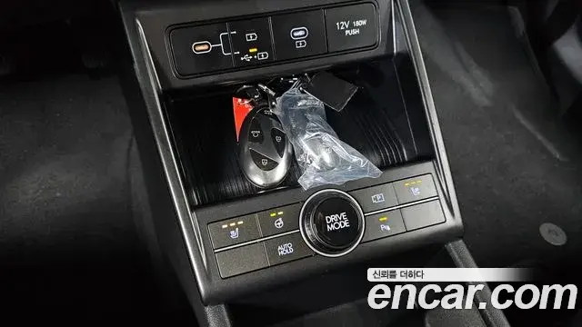 Hyundai Kona 2023 — Фото 19/20