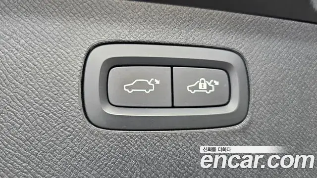 Volvo XC90 2021 — Фото 19/20