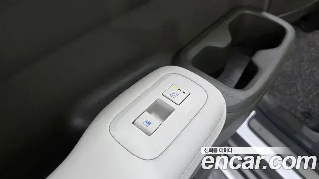 Hyundai Santa Fe 2024 — Фото 17/20