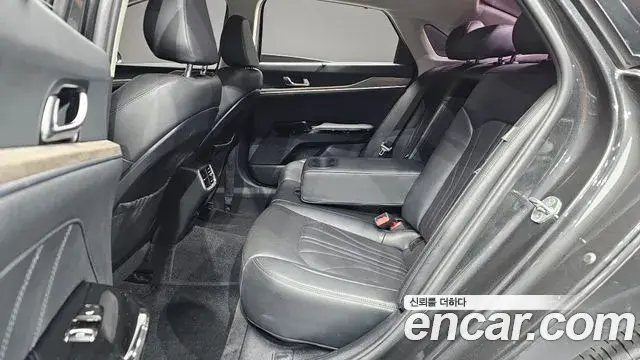 Kia K5 2021 — Photo 2/32
