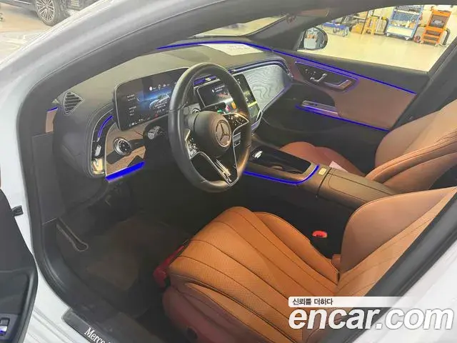 Mercedes-Benz E-Class 2025 — Фото 4/4