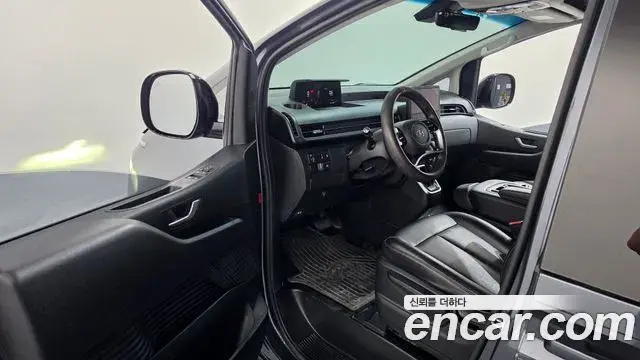 Hyundai Staria 2023 — Фото 10/20
