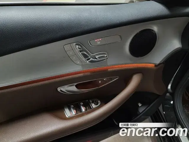 Mercedes-Benz E-Class 2021 — Фото 17/20