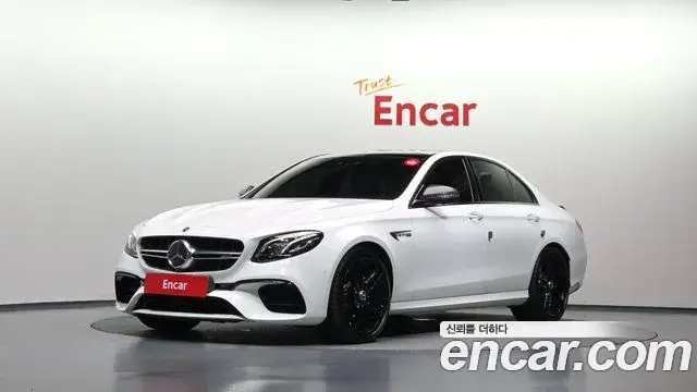 Mercedes-Benz E-Class 2019 — Фото 1/20