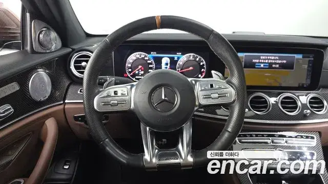 Mercedes-Benz E-Class 2019 — Фото 13/20