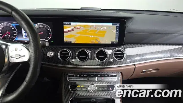 Mercedes-Benz E-Class 2019 — Фото 14/20