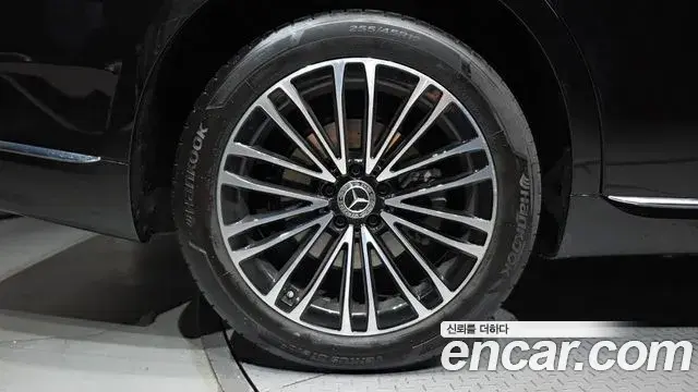 Mercedes-Benz S-Class 2025 — ფოტო 27/31
