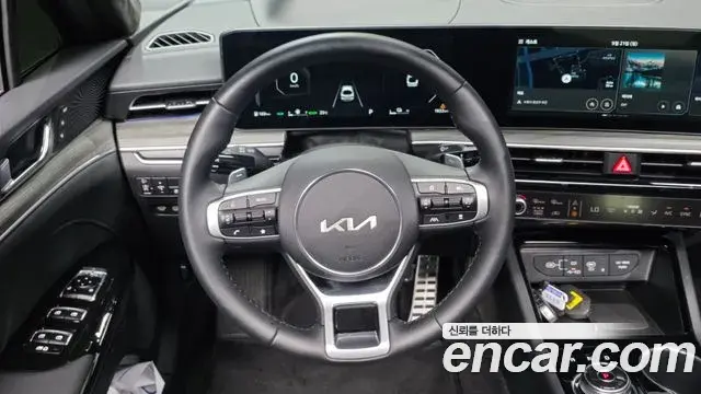 Kia K5 2025 — Şəkil 13/20