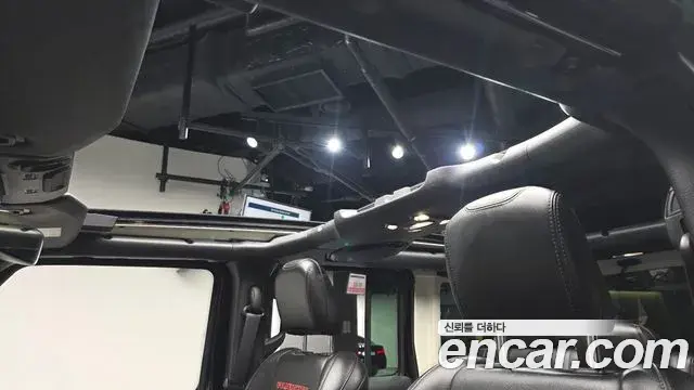 Jeep Wrangler 2022 — Фото 18/20