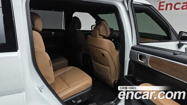 Hyundai Santa Fe 2023 — Фото 12/20